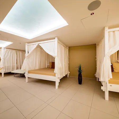 Otel Seetelhotel Kaiserstrand Beachhotel Lifestyle-hotel Direkt Am 4*