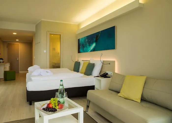 Seetelhotel Kaiserstrand Beachhotel Lifestyle-hotel Direkt Am Отель 4*